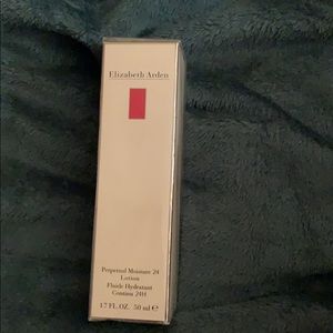 Elizabeth Arden perpetual Moisture 24 Lotion